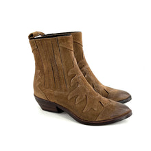 Load image into Gallery viewer, Boots Tiag Élastiqué en Daim Taupe
