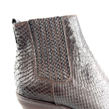 Charger l'image dans la galerie, Boots Tiag Élastiqué en Cuir Imprimé Python Marron
