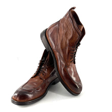 Load image into Gallery viewer, Chaussure Lacets Montante en Cuir Cognac
