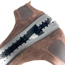 Charger l&#39;image dans la galerie, Boots Semelle Crantée EDIMBOURG CHELSEA en Suede Chocolat
