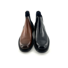 Load image into Gallery viewer, Chelsea boots en Cuir Noir
