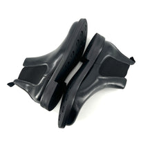 Load image into Gallery viewer, Chelsea boots en Cuir Noir
