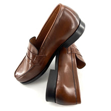 Load image into Gallery viewer, Élégant Mocassin en Cuir Camel
