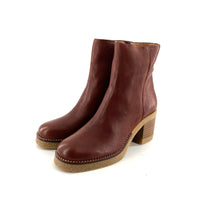 Charger l&#39;image dans la galerie, Boots Zippé Intérieur Talon Trotteur Semelle Crêpe en Cuir Camel
