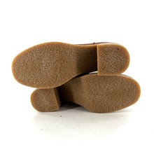 Charger l&#39;image dans la galerie, Boots Zippé Intérieur Talon Trotteur Semelle Crêpe en Cuir Camel
