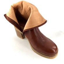 Charger l&#39;image dans la galerie, Boots Zippé Intérieur Talon Trotteur Semelle Crêpe en Cuir Camel
