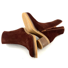 Charger l&#39;image dans la galerie, Boots Zippé Intérieur Talon Trotteur Semelle Crêpe en Daim Cognac
