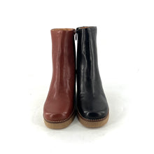 Load image into Gallery viewer, Boots Talon Compensé Crêpe  en Cuir Noir
