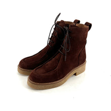 Load image into Gallery viewer, Chaussure Lacets Montante Zippé Intérieur Semelle Crêpe en Daim Marron
