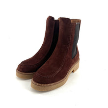 Load image into Gallery viewer, Chelsea Boots Semelle Crêpe en Daim Marron
