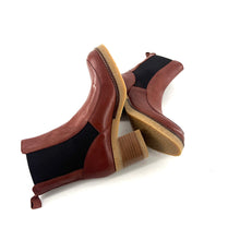 Load image into Gallery viewer, Chelsea Boots Talon Trotteur Semelle Crêpe en Cuir Camel

