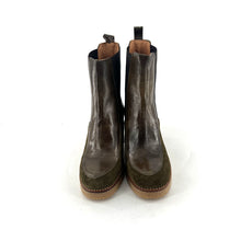 Load image into Gallery viewer, Boots Élastiqué Talon Trotteur Semelle Crêpe  Bi-Matière Kaki
