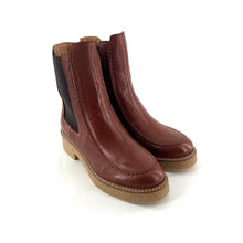 Load image into Gallery viewer, Chelsea Boots Semelle Crêpe en Cuir Camel
