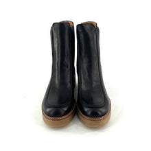 Load image into Gallery viewer, Chelsea Boots Semelle Crêpe en Cuir Noir
