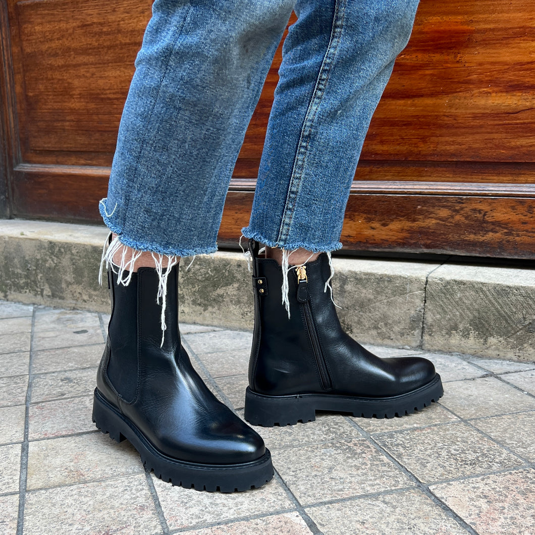 Boots Semelle Crantée JOYCE en Cuir Glacé Noir