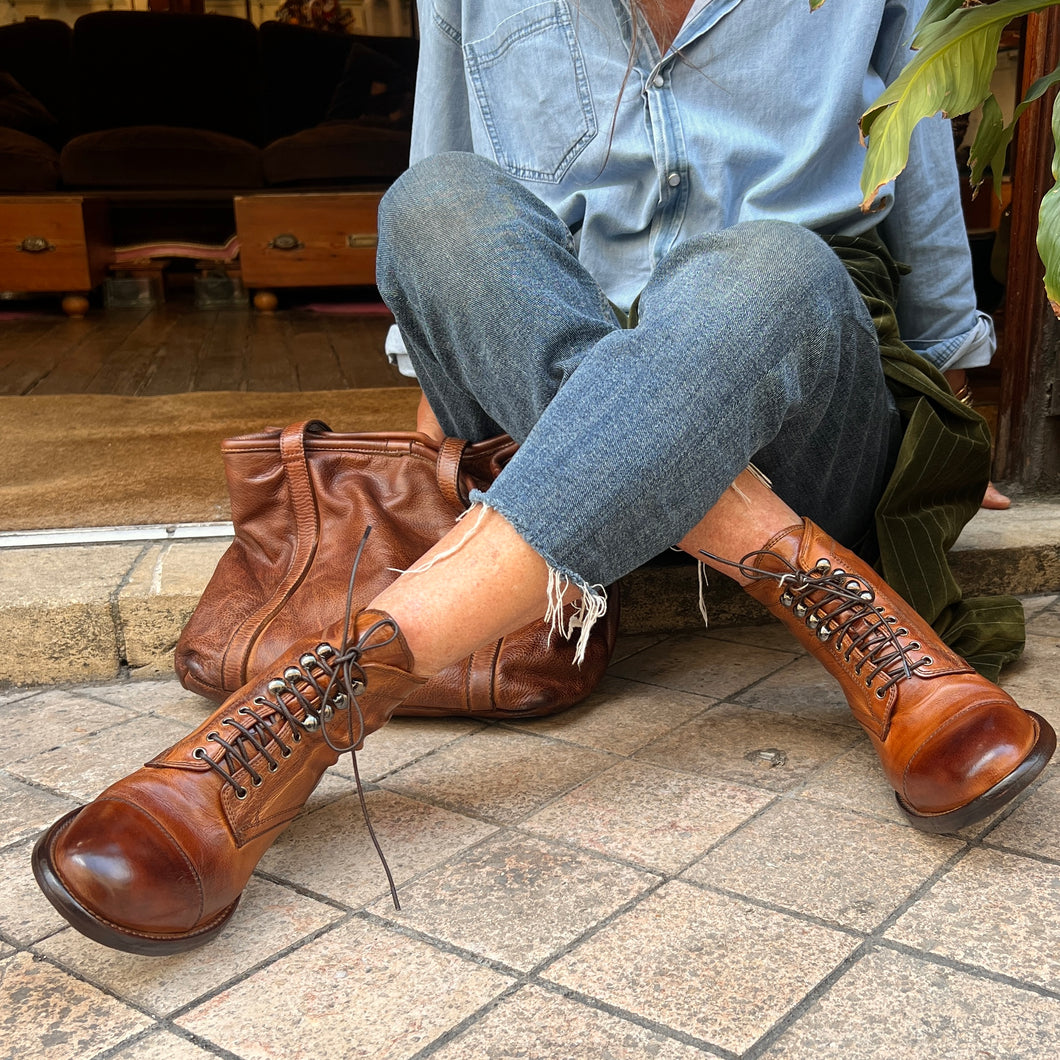 Chaussure Lacets Montante en Cuir Cognac Patiné