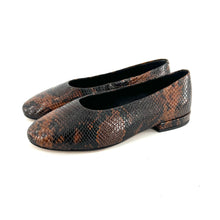 Load image into Gallery viewer, Ballerine ÉGLANTINE en Cuir Imprimé Python
