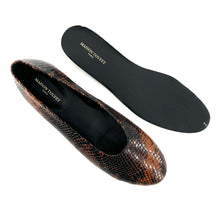Load image into Gallery viewer, Ballerine ÉGLANTINE en Cuir Imprimé Python
