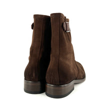 Load image into Gallery viewer, Boots Zippé Intérieur en Daim Marron et Boucle en Cuir

