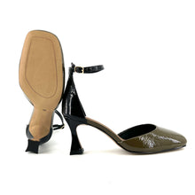 Load image into Gallery viewer, Escarpin en Cuir Glacé Kaki et Noir
