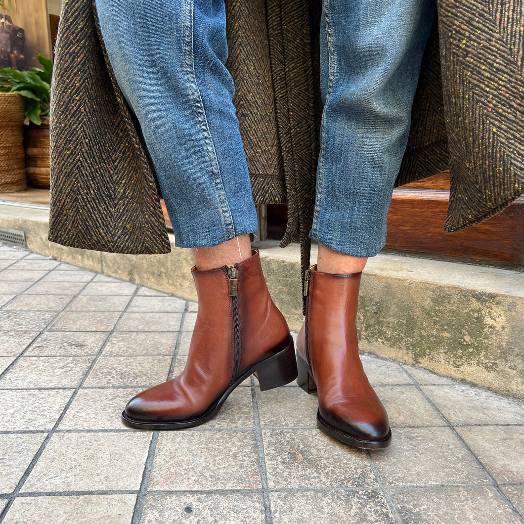 Boots Talon Trotteur Zippé Intérieur en Cuir Camel