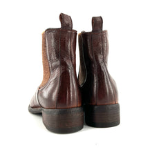 Load image into Gallery viewer, Chelsea Boots en Cuir Lavé Brucciato

