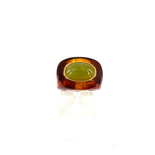 Charger l'image dans la galerie, Large Bague Ovale en Acétate Tortoise et Cabochon Vert
