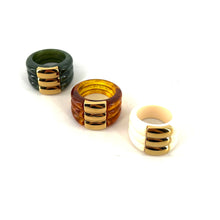 Charger l'image dans la galerie, Large Bague en Acétate Tortoise Décor Plaqué Or
