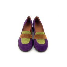 Load image into Gallery viewer, Mocassin Petit Talon Trotteur en Daim Violet Vert et Camel
