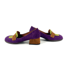 Load image into Gallery viewer, Mocassin Petit Talon Trotteur en Daim Violet Vert et Camel
