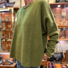 Charger l'image dans la galerie, Pull Col Rond Vert Acide 100% Laine de Yak

