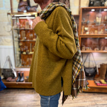 Load image into Gallery viewer, Pull Col Rond Maïs 100% Laine de Yak
