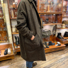 Load image into Gallery viewer, Manteau MILA en Laine Chevron Marron
