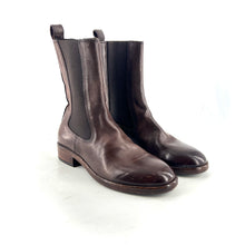 Load image into Gallery viewer, Chelsea Boots en Cuir Marron Foncé
