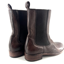 Load image into Gallery viewer, Chelsea Boots en Cuir Marron Foncé
