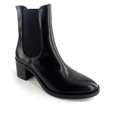 Load image into Gallery viewer, Boots Élastiqué Talon Trotteur en Cuir Noir
