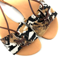 Charger l'image dans la galerie, Sandale en Cuir Camel et Poulain Imprimé "Vache"
