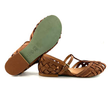 Charger l'image dans la galerie, Sandale Tressée en Daim Cognac
