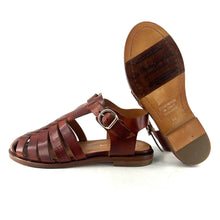 Load image into Gallery viewer, Sandale Méduse en Cuir Cognac
