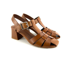 Charger l'image dans la galerie, Sandale Méduse Talon Trotteur en Cuir Camel
