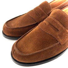 Load image into Gallery viewer, Élégant Mocassin en Daim Cognac

