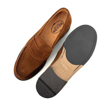 Load image into Gallery viewer, Élégant Mocassin en Daim Cognac
