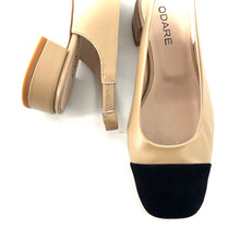 Load image into Gallery viewer, Ballerine Talon Ouvert  en Cuir Beige et Daim Noir
