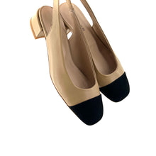 Charger l&#39;image dans la galerie, Ballerine Talon Ouvert  en Cuir Beige et Daim Noir
