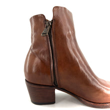 Charger l&#39;image dans la galerie, Boots Talon Trotteur Double Zip en Cuir Sughero
