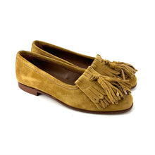 Load image into Gallery viewer, Mocassin Pompons et Patte Frangée en Daim Sable

