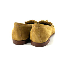 Load image into Gallery viewer, Mocassin Pompons et Patte Frangée en Daim Sable
