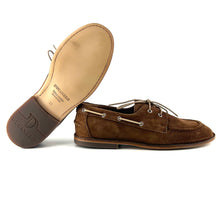 Load image into Gallery viewer, Derby "Chaussure Bateau" en Daim Marron
