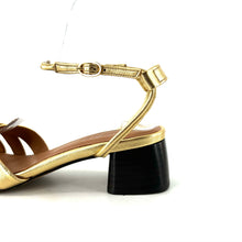 Load image into Gallery viewer, Sandale UNA Petit Talon Trotteur en Cuir Doré
