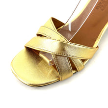 Load image into Gallery viewer, Sandale UNA Petit Talon Trotteur en Cuir Doré
